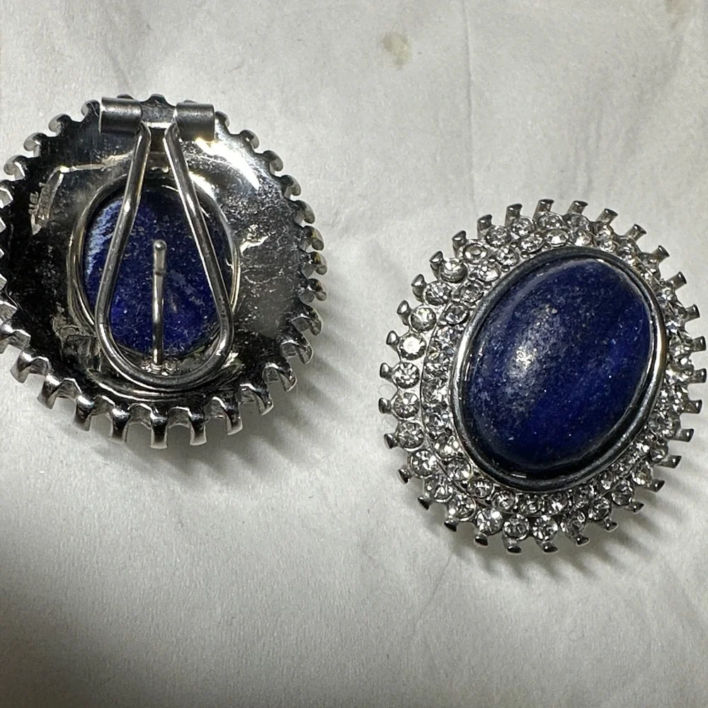 This is a pair of vintage silver-tone lapis lazuli cuff links - Picture 6 of 15